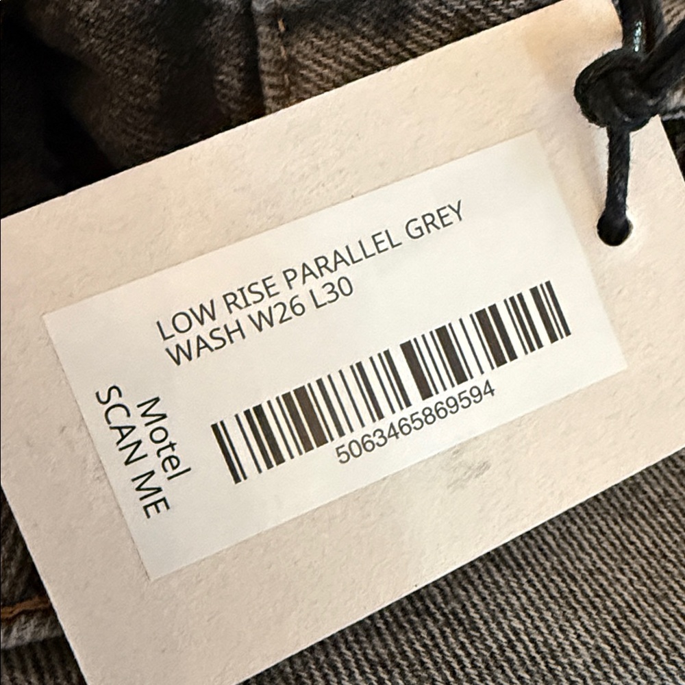 Low Rise Parallel Jeans In Grey Wash - Picture 4 of 6